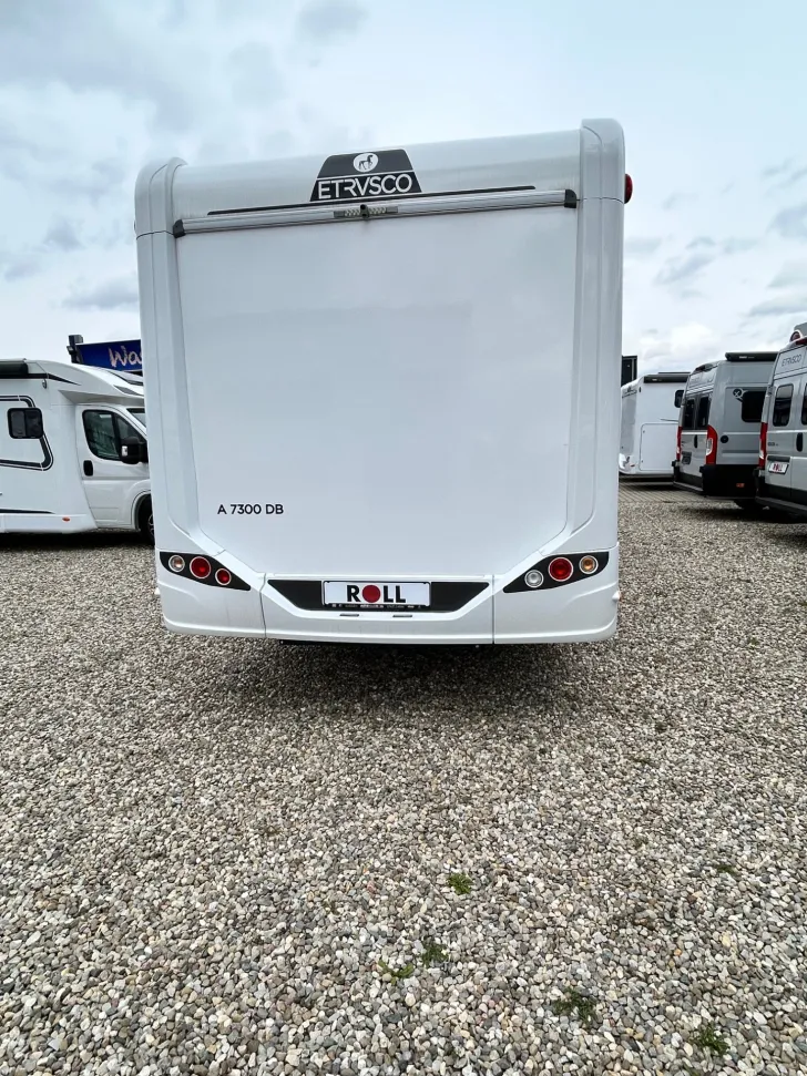 Fahrzeugbild Etrusco A 7300 DB 6 Sitzplätze #8