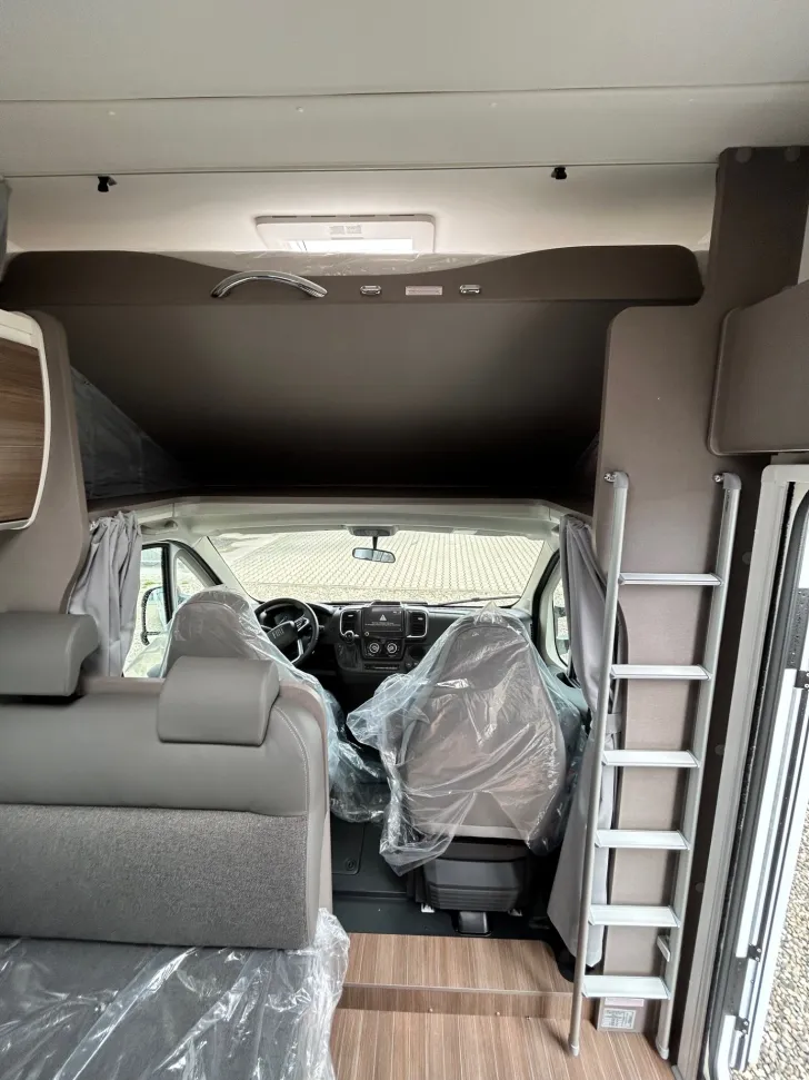 Fahrzeugbild Etrusco A 7300 DB 6 Sitzplätze #14