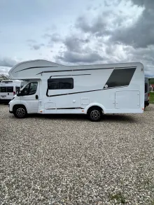 Fahrzeugbild Etrusco A 7300 DB 6 Sitzplätze #6