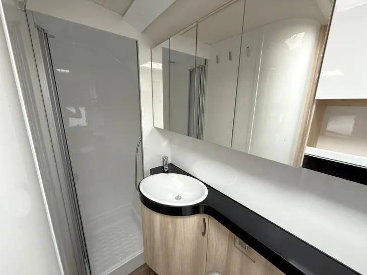 Fahrzeugbild Hobby De Luxe 495 WFB Modell 2026 ausgestellt! #32