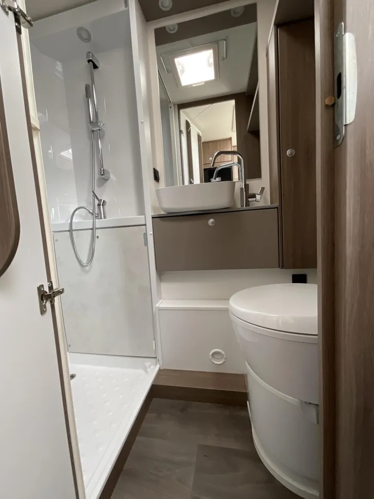 Fahrzeugbild Carado pro A 361 Markise, Solar, Navi, Smart-TV, Sat #16