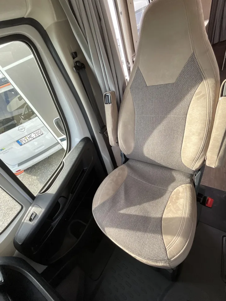 Fahrzeugbild Carado pro A 361 Markise, Solar, Navi, Smart-TV, Sat #19