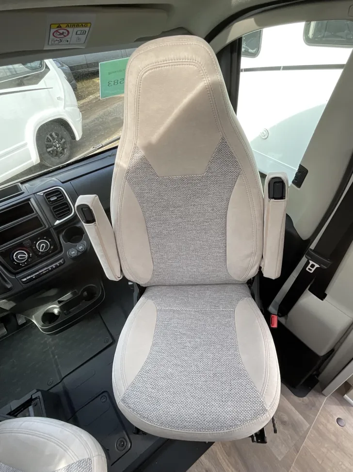 Fahrzeugbild Carado V 337 Markise, LED-Scheinwerfer, Fahrrradträger #17