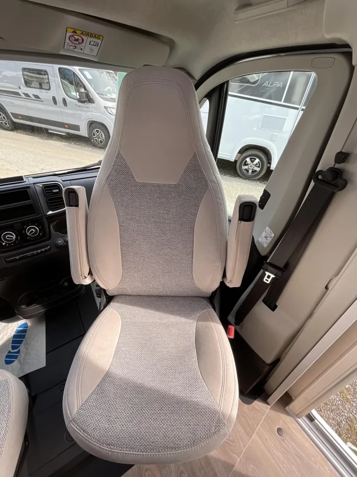 Fahrzeugbild Carado V 337 #17