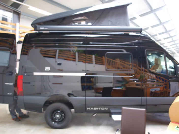 Fahrzeugbild Bürstner Habiton HMX 6.0 Allrad/Schwarz/Aufstelldach #14