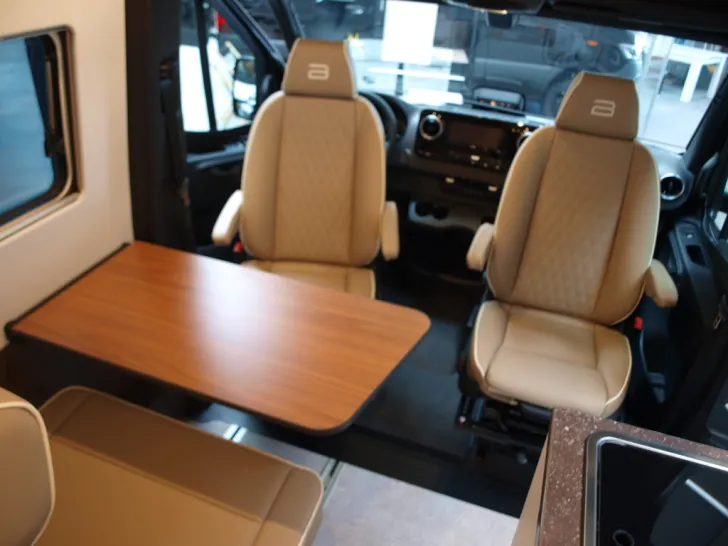 Fahrzeugbild Bürstner Habiton HMX 6.0 Allrad/Schwarz/Aufstelldach #15
