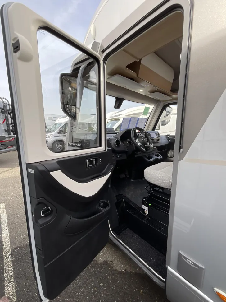 Fahrzeugbild Hymer B-Klasse MC I 580 Solar, Markise, Sat, wenig km #11