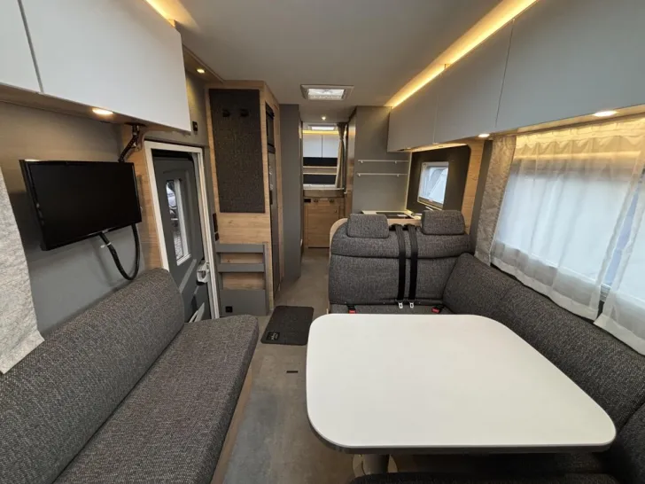 Fahrzeugbild Dethleffs XL Family A 7872-2 #10