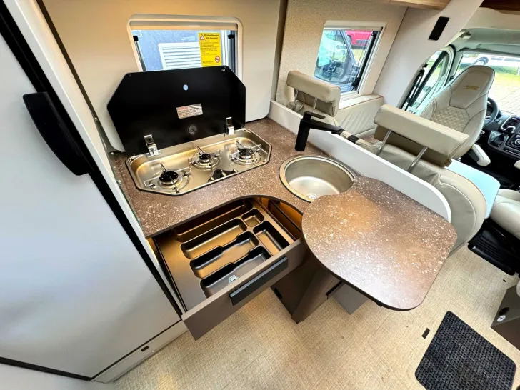 Fahrzeugbild Bürstner B66 TD 690 SAT|LEDER|NAV+RFK|MARKISE|LITHIUM #12