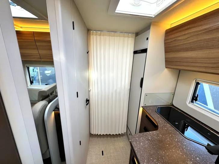 Fahrzeugbild Bürstner B66 TD 690 SAT|LEDER|NAV+RFK|MARKISE|LITHIUM #14