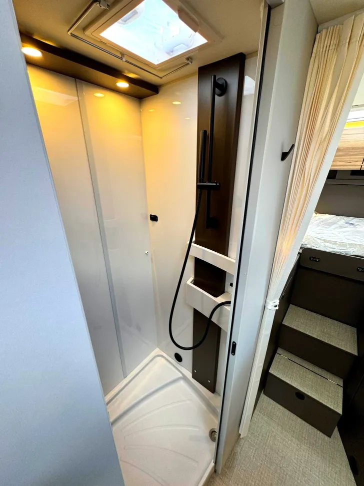 Fahrzeugbild Bürstner B66 TD 690 SAT|LEDER|NAV+RFK|MARKISE|LITHIUM #19