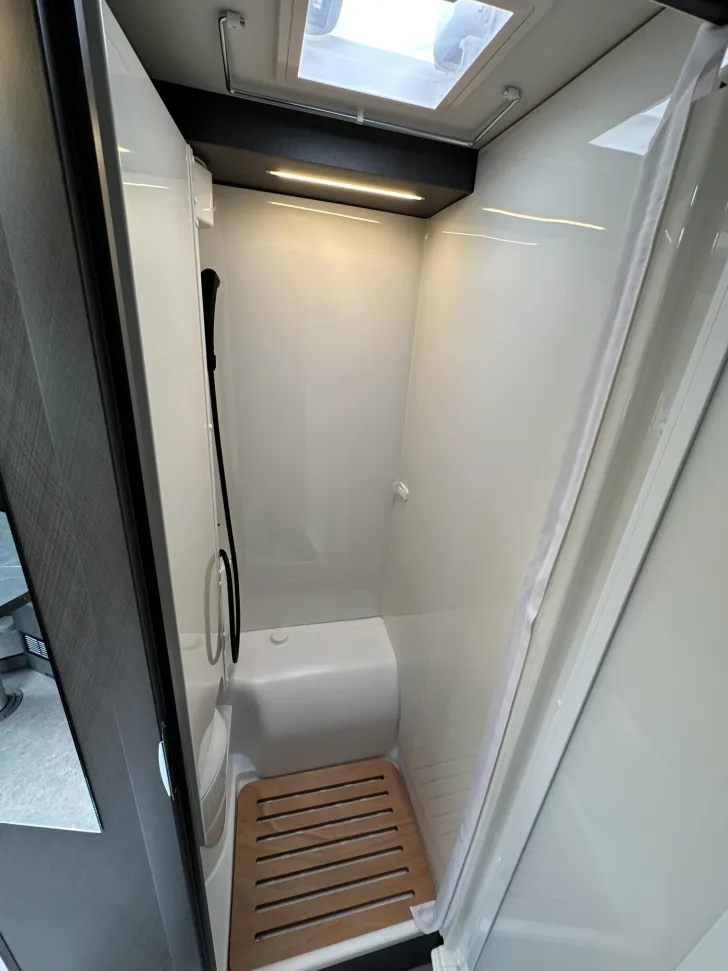 Fahrzeugbild Etrusco V Ford 6.8 SCF Navi|Xenon|TV+SAT|ACC|Combi 6E #14