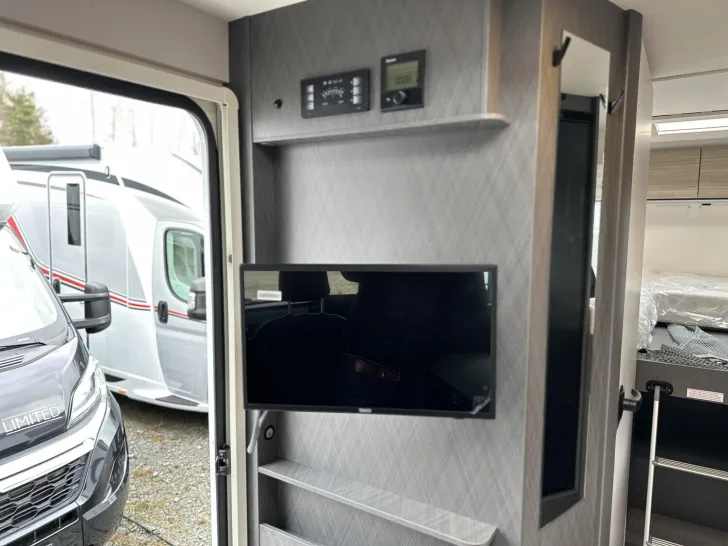 Fahrzeugbild Etrusco V Ford 6.8 SCF Navi|Xenon|TV+SAT|ACC|Combi 6E #18