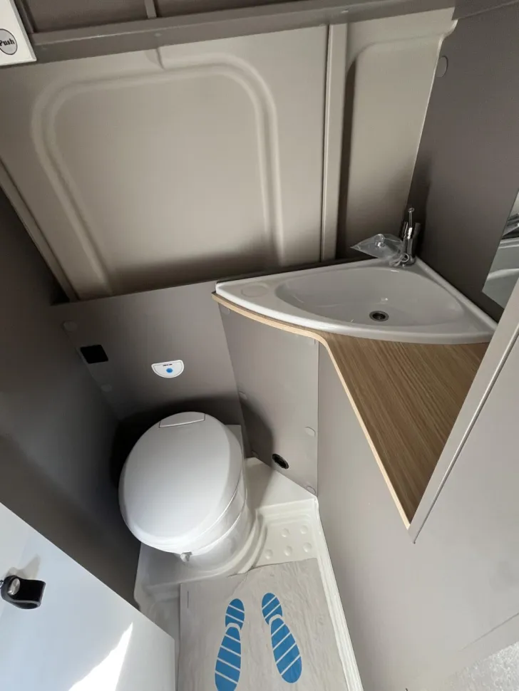 Fahrzeugbild LMC Innovan 70 600 #6