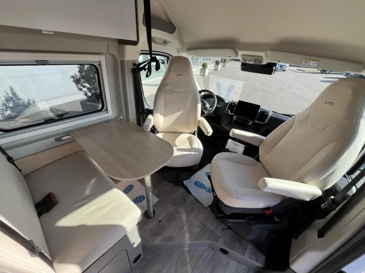 Fahrzeugbild LMC Innovan 70 600 #7