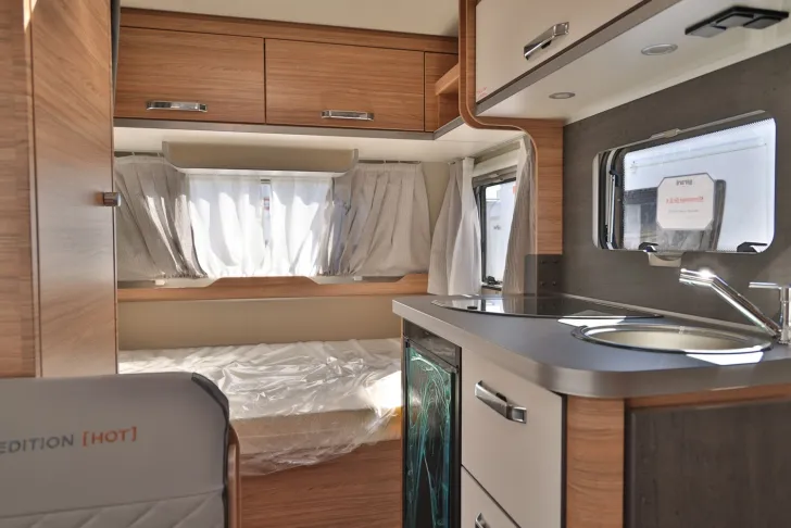 Fahrzeugbild Weinsberg CaraOne EDITION HOT 390 QD Aktionspreis #5