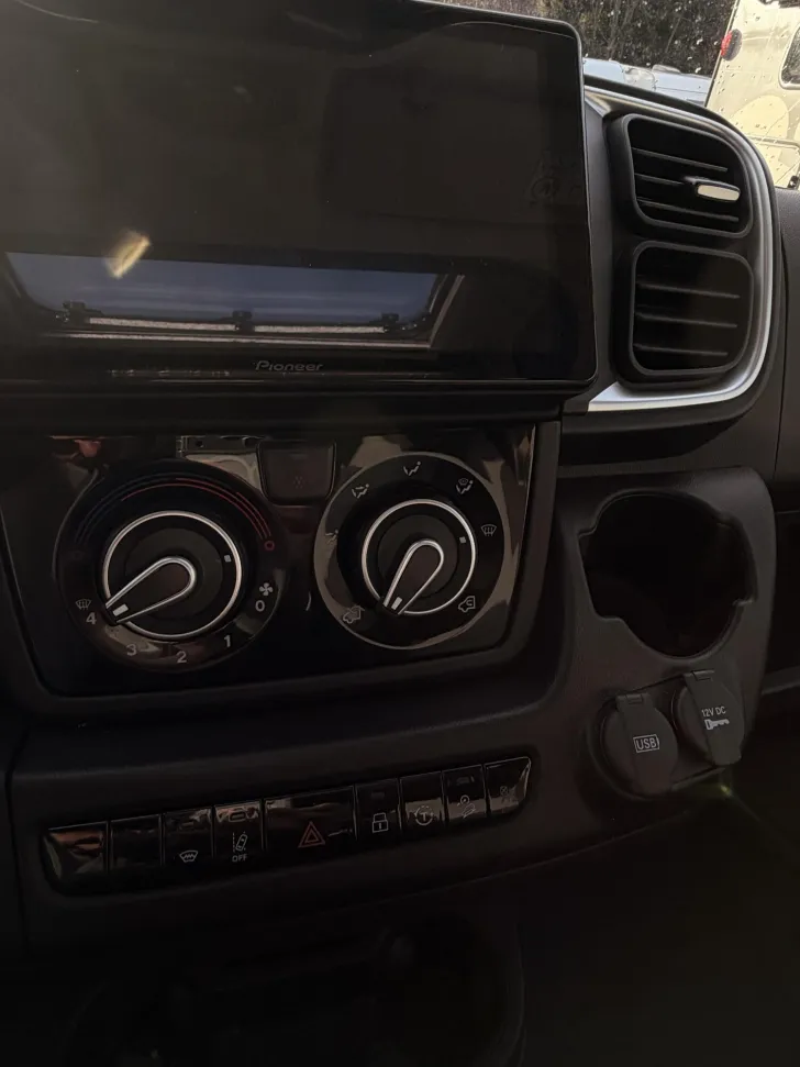 Fahrzeugbild Knaus L!VE WAVE PLATINUM SELECTION 700 MEG Live Wave #40