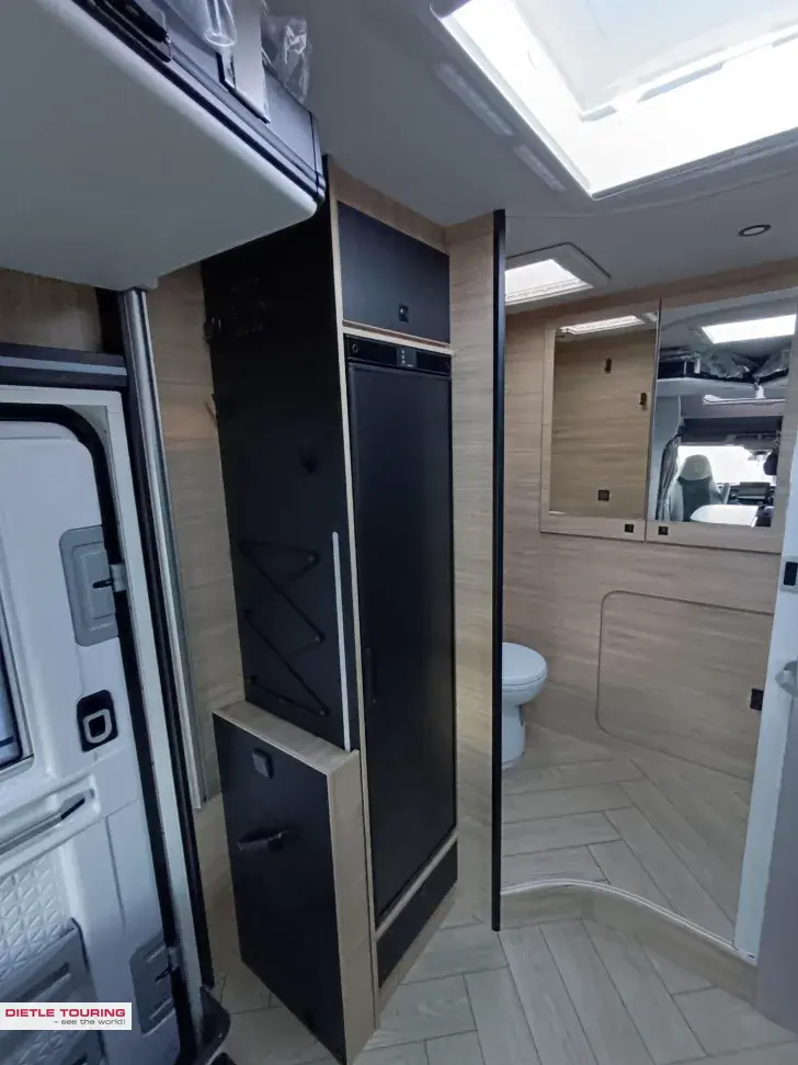 Fahrzeugbild Challenger Teilintegriert Graphite Edition 270 Arctic #9