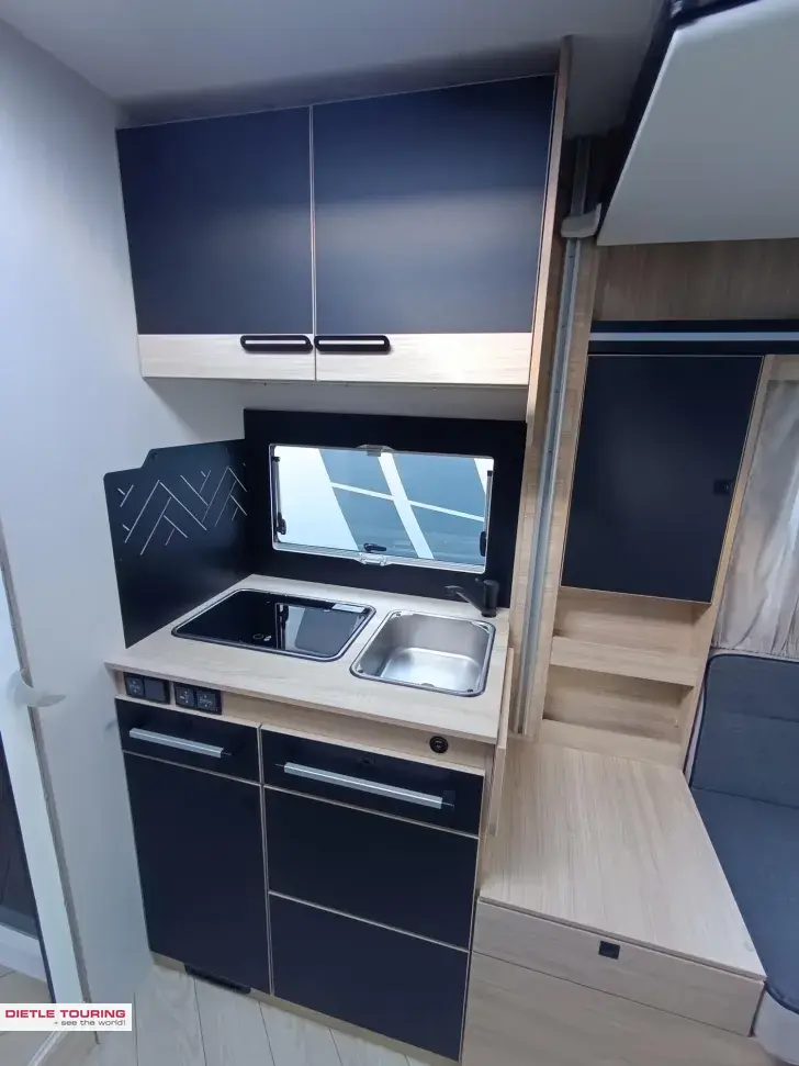 Fahrzeugbild Challenger Teilintegriert Graphite Edition 270 Arctic #10