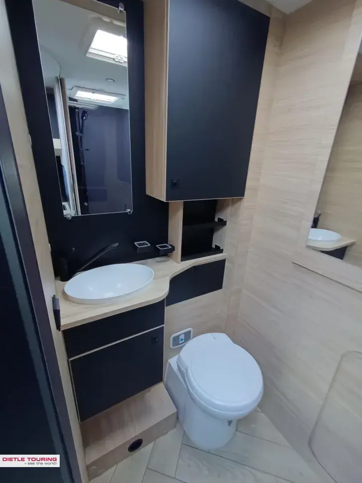 Fahrzeugbild Challenger Teilintegriert Graphite Edition 270 Arctic #12