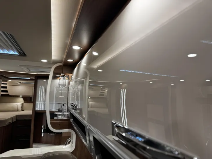 Fahrzeugbild Carthago chic e-line I 50 LE DA Mercedes (403) #14
