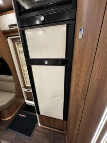 Fahrzeugbild Carthago chic e-line I 50 LE DA Mercedes (403) #23