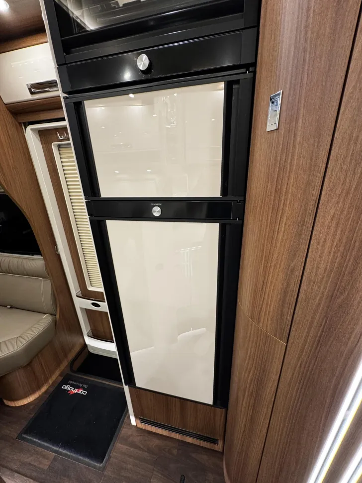 Fahrzeugbild Carthago chic e-line I 50 LE DA Mercedes (403) #23