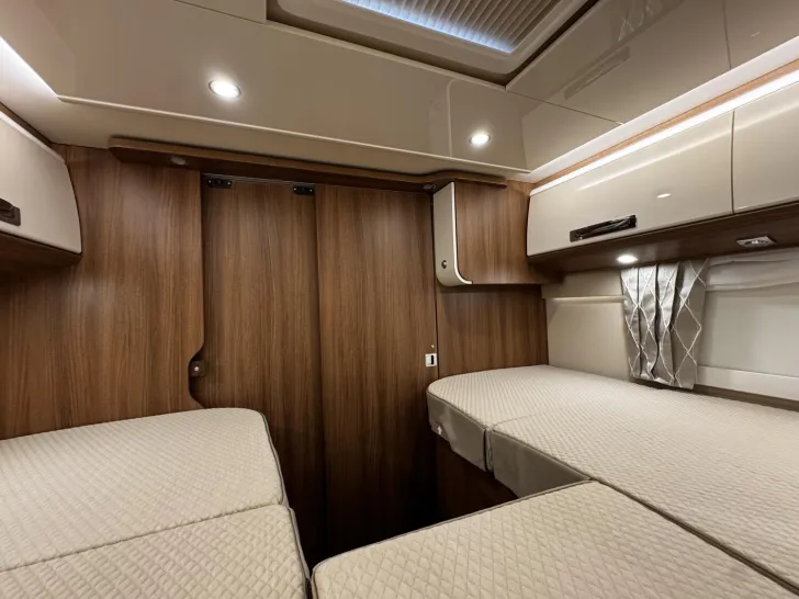 Fahrzeugbild Carthago chic e-line I 50 LE DA Mercedes (403) #33