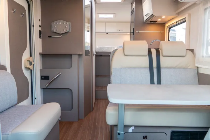 Fahrzeugbild Etrusco T 6.9 SF *155PS*Complete*Hubbett*Markise*Isofix* #10