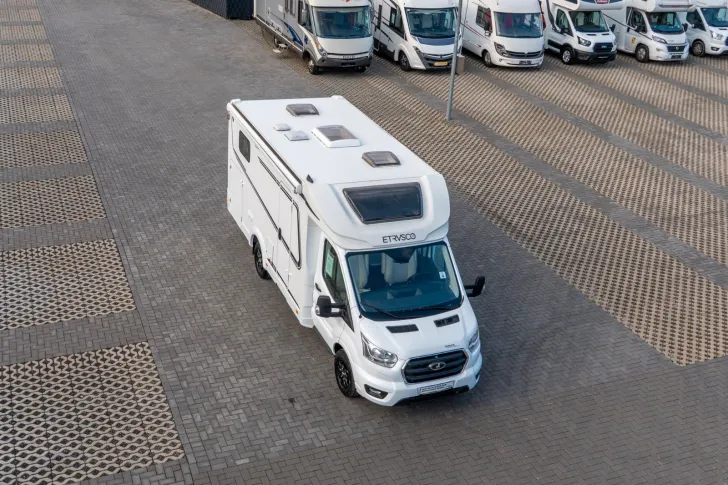 Fahrzeugbild Etrusco T 6.9 SF *155PS*Complete*Hubbett*Markise*Isofix* #5