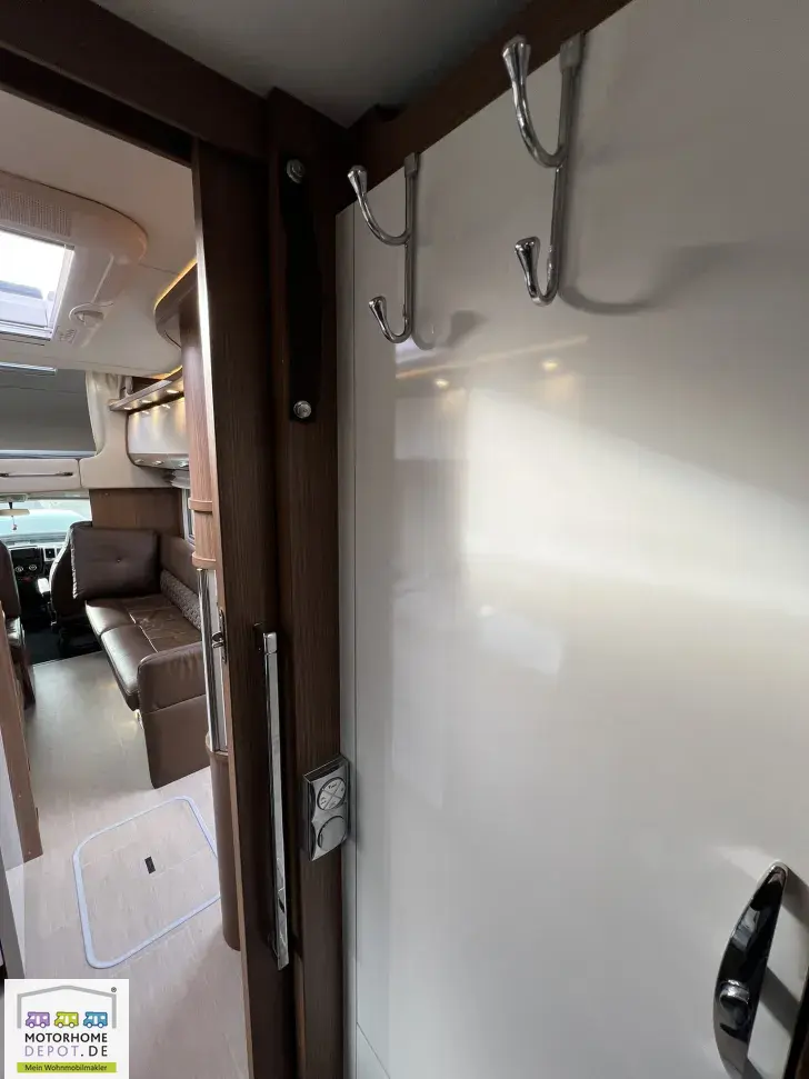 Fahrzeugbild Bürstner Argos A 747-2 G 5,8 to - Luftfederung - Solar #129