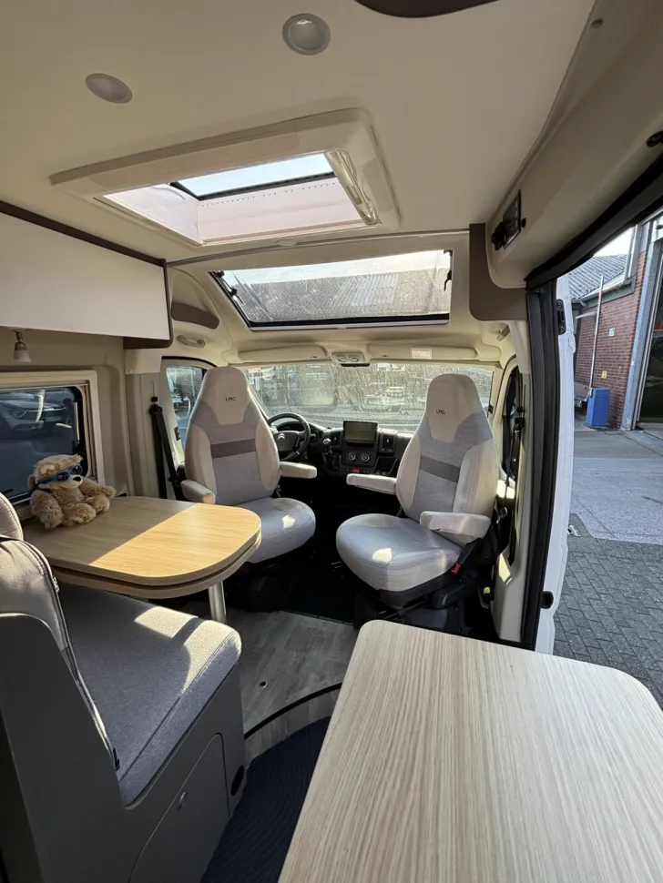 Fahrzeugbild LMC Innovan 600 #9