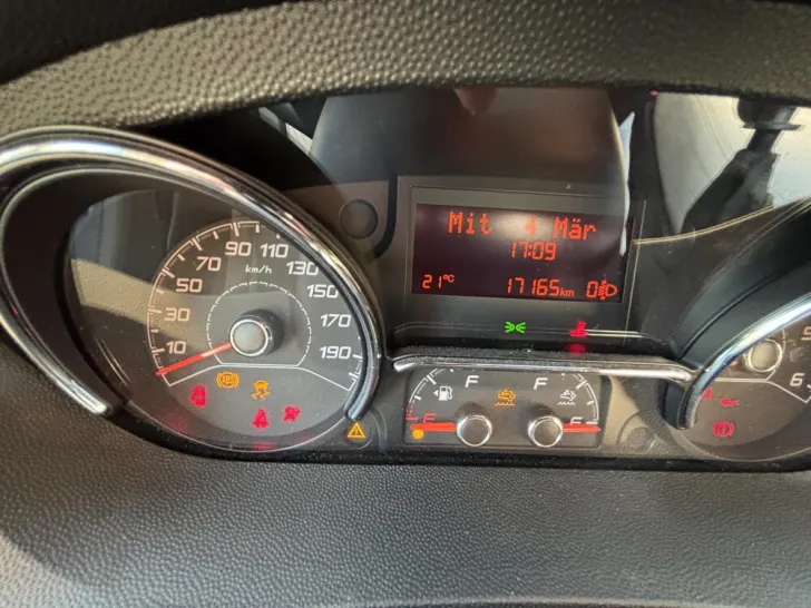 Fahrzeugbild LMC Innovan 600 #18