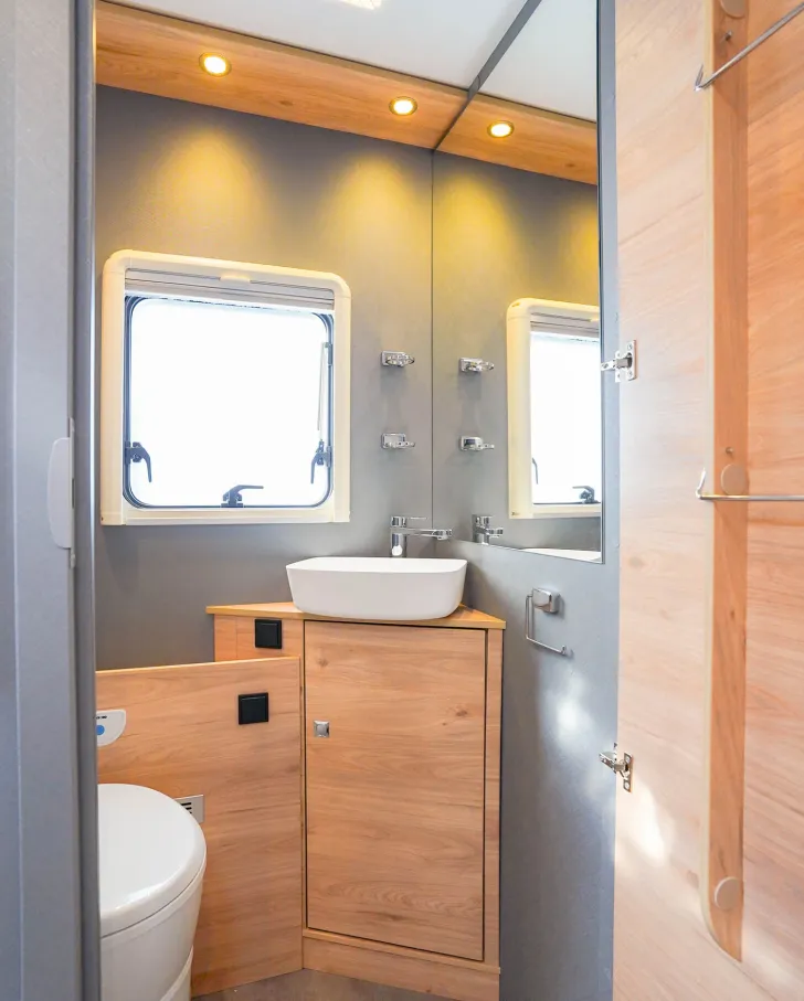 Fahrzeugbild Dethleffs XL I 7812-2 *5 Personen Fahrzeug* #12