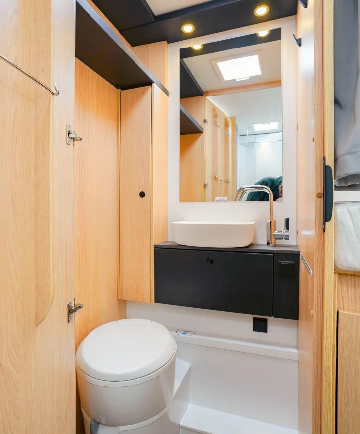 Fahrzeugbild Sunlight Adventure T Ford 680 **GÜMA-SONDERPREIS-AKTION** #11