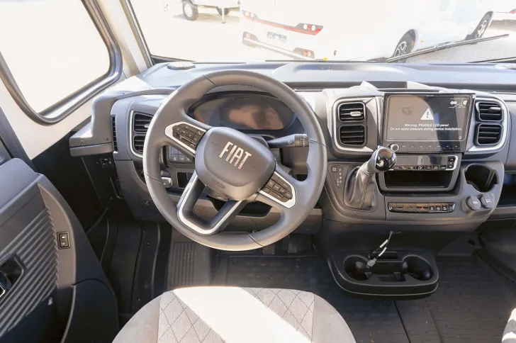 Fahrzeugbild Dethleffs Globebus Active I 4 *WINTER-FAMILIEN-REISEMOBIL* #9