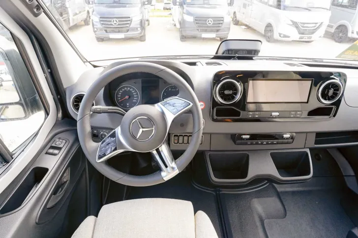 Fahrzeugbild Hymer Grand Canyon S 600 **PREISVORTEIL: 16.665 EURO** #9