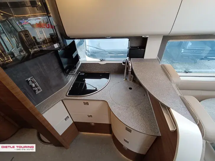Fahrzeugbild Carthago chic c-line I 4.9 LE L Fahrassist., SAT+2xTV #9