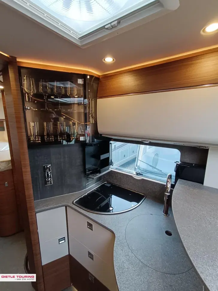Fahrzeugbild Carthago chic c-line I 4.9 LE L Fahrassist., SAT+2xTV #10