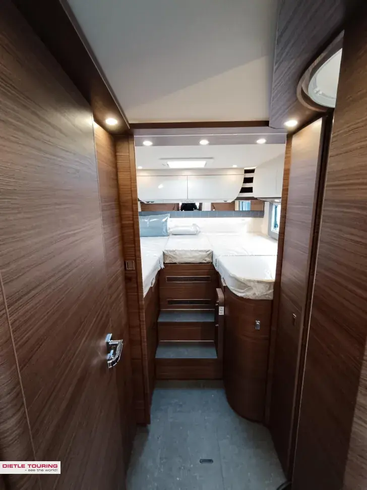 Fahrzeugbild Carthago chic c-line I 4.9 LE L Fahrassist., SAT+2xTV #11