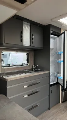 Küchen Hobby De Luxe 515 UHL mit Hubbett