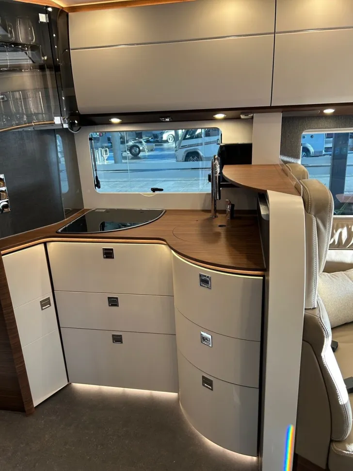 Fahrzeugbild Carthago chic c-line I 5.9 XL LE #13