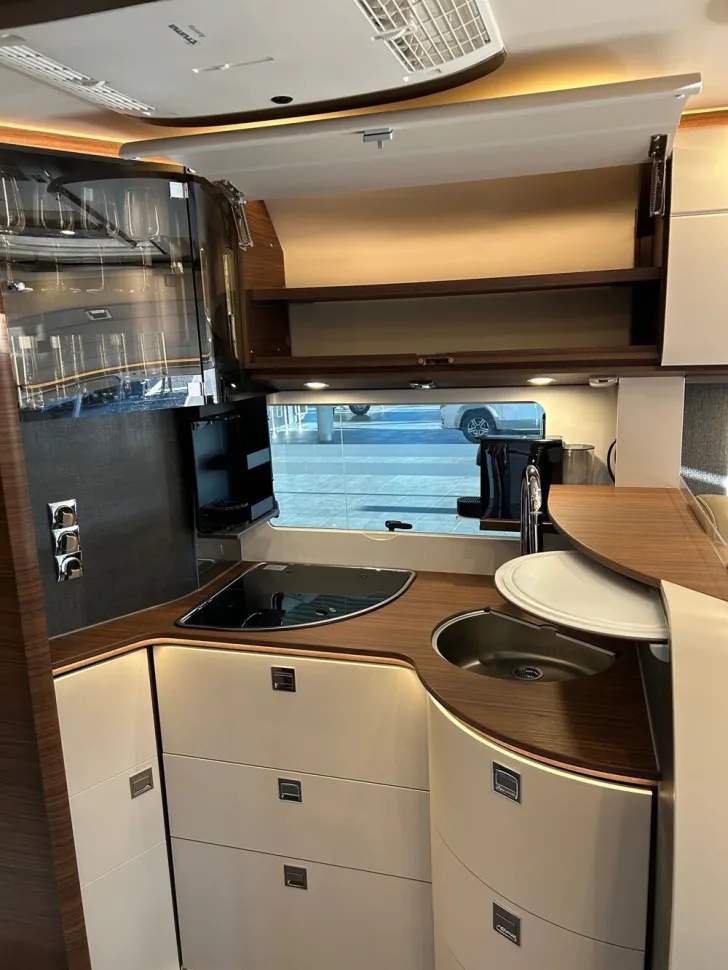 Fahrzeugbild Carthago chic c-line I 5.9 XL LE #14
