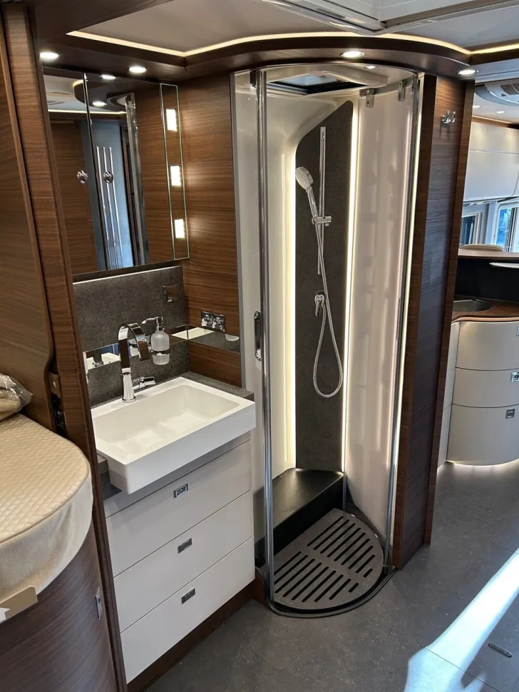 Fahrzeugbild Carthago chic c-line I 5.9 XL LE #16