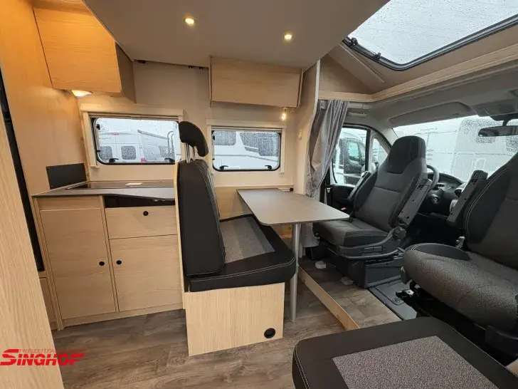 Fahrzeugbild Sunlight Sub TS 67 #8