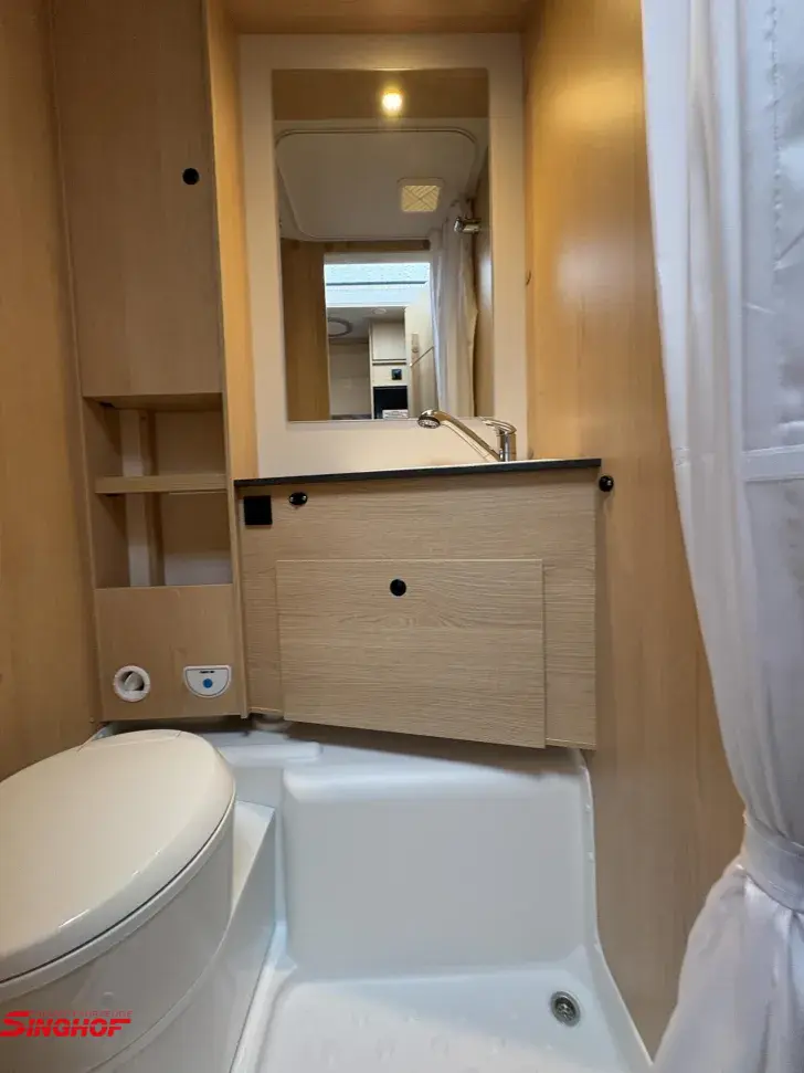 Fahrzeugbild Sunlight Sub TS 67 #10