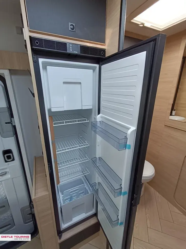 Fahrzeugbild Challenger Teilintegriert Graphite Edition 260 Arctic #11