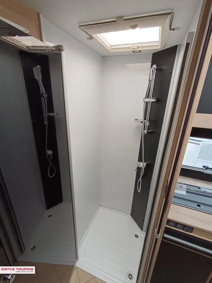 Fahrzeugbild Challenger Teilintegriert Graphite Edition 260 Arctic #13