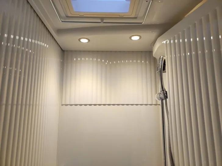 Fahrzeugbild Sunlight Adventure V 66 #18