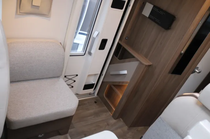 Fahrzeugbild Carado T 328pro+AT9G+Optik Paket1/2+Safety Pack #9